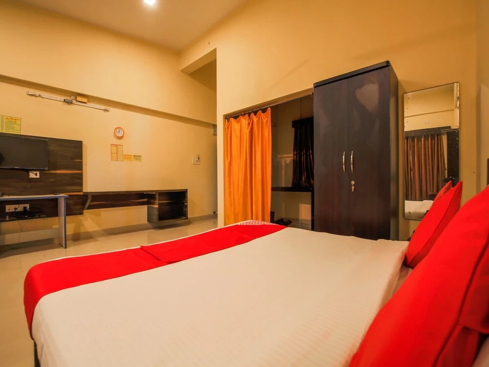 OYO 24457 Mahalasa Guest House