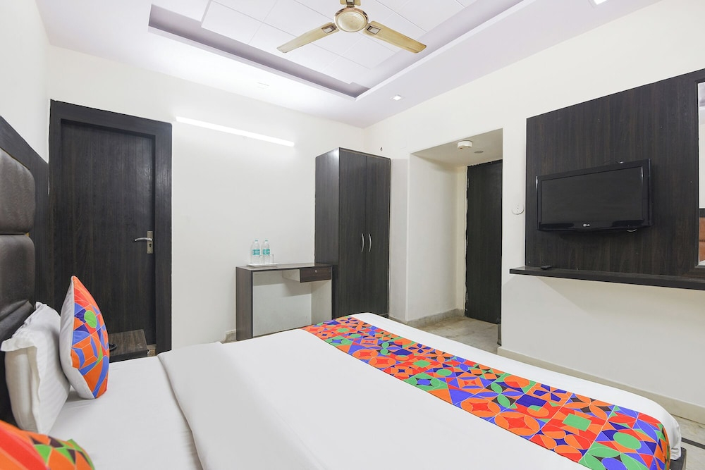 FabHotel Vishesh Continental