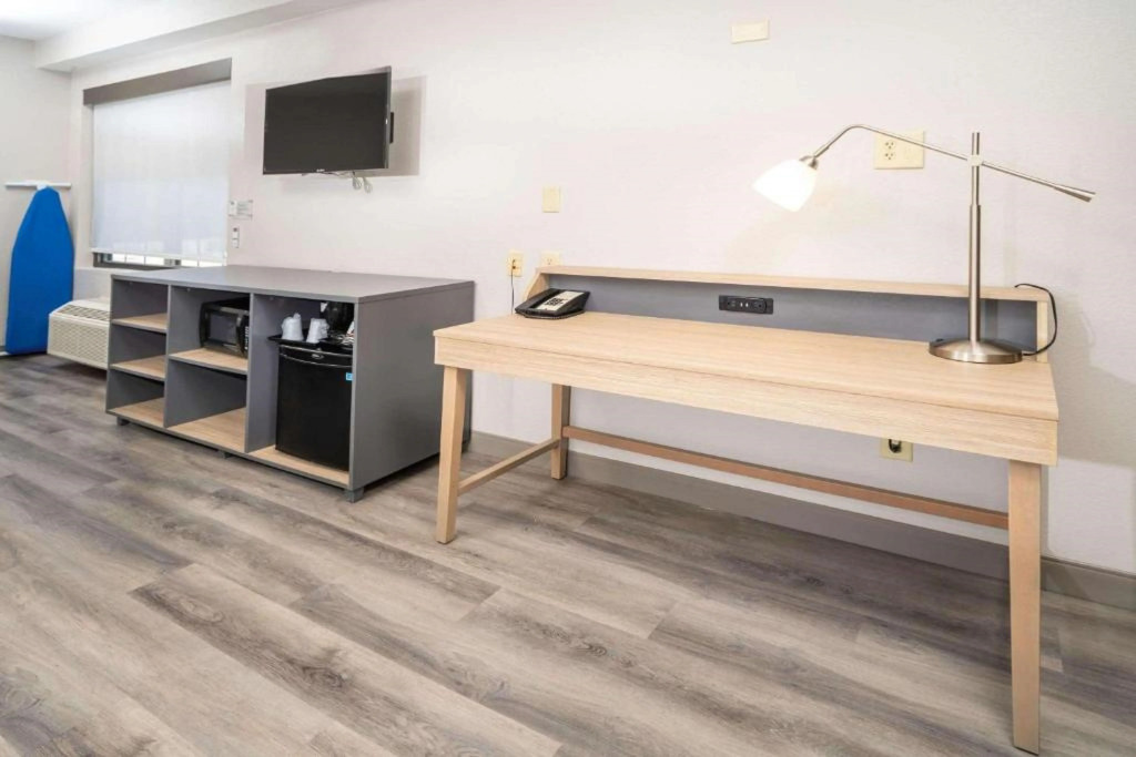 Country Inn & Suites by Radisson, Stone Mountain, GA