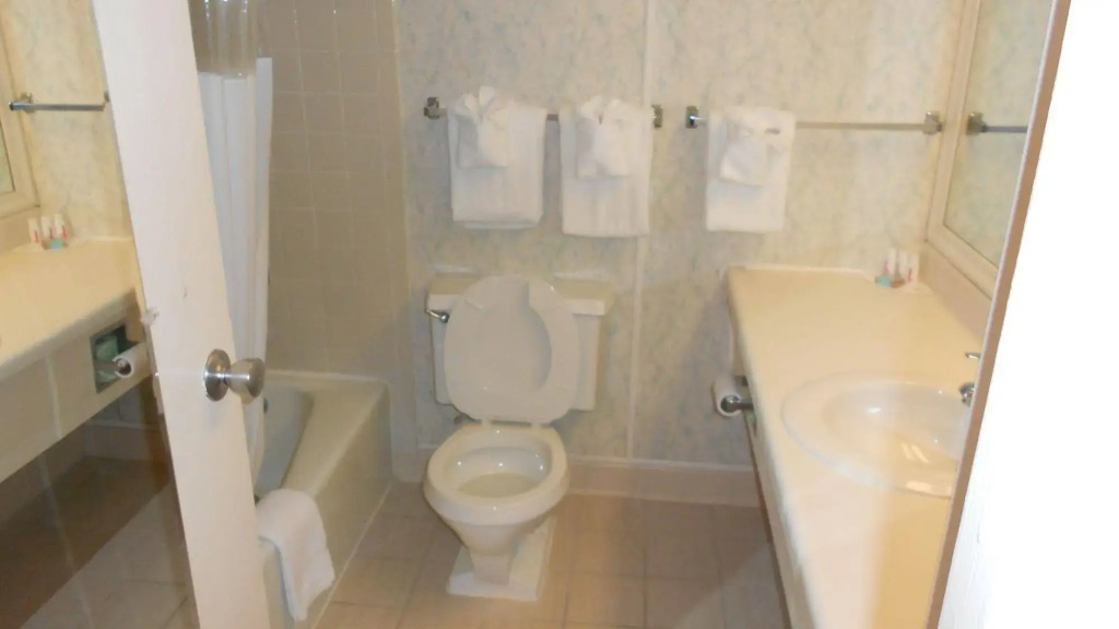 Travelodge Peoria Hotel And Conference Center