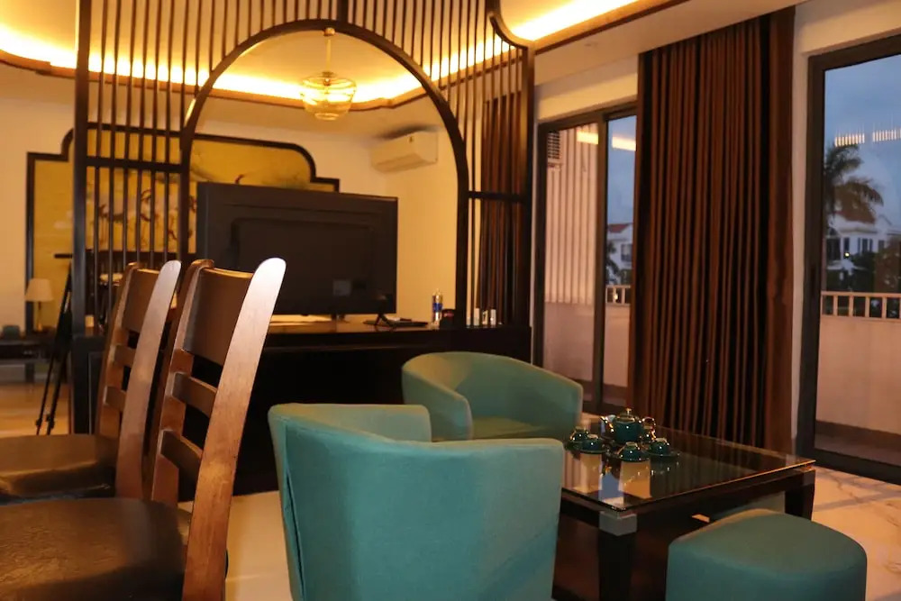 Blue Sea Hue Hotel