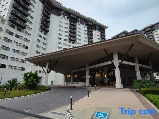 Q Inn Serin East, Tower 2, Behind Ayala Malls, Tagaytay City