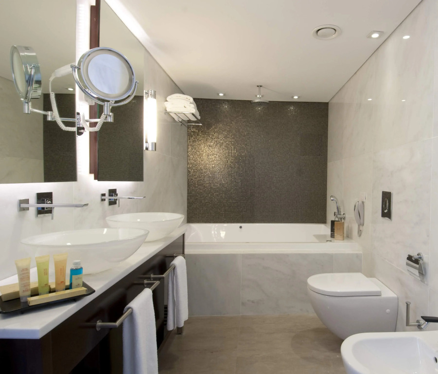 Crowne Plaza Tel Aviv Beach by IHG
