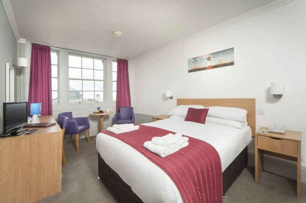 The Carlton Hotel