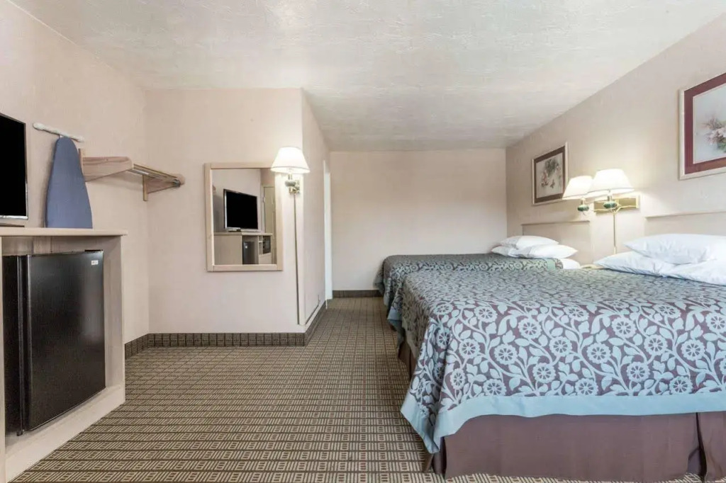 Days Inn by Wyndham Portland Central