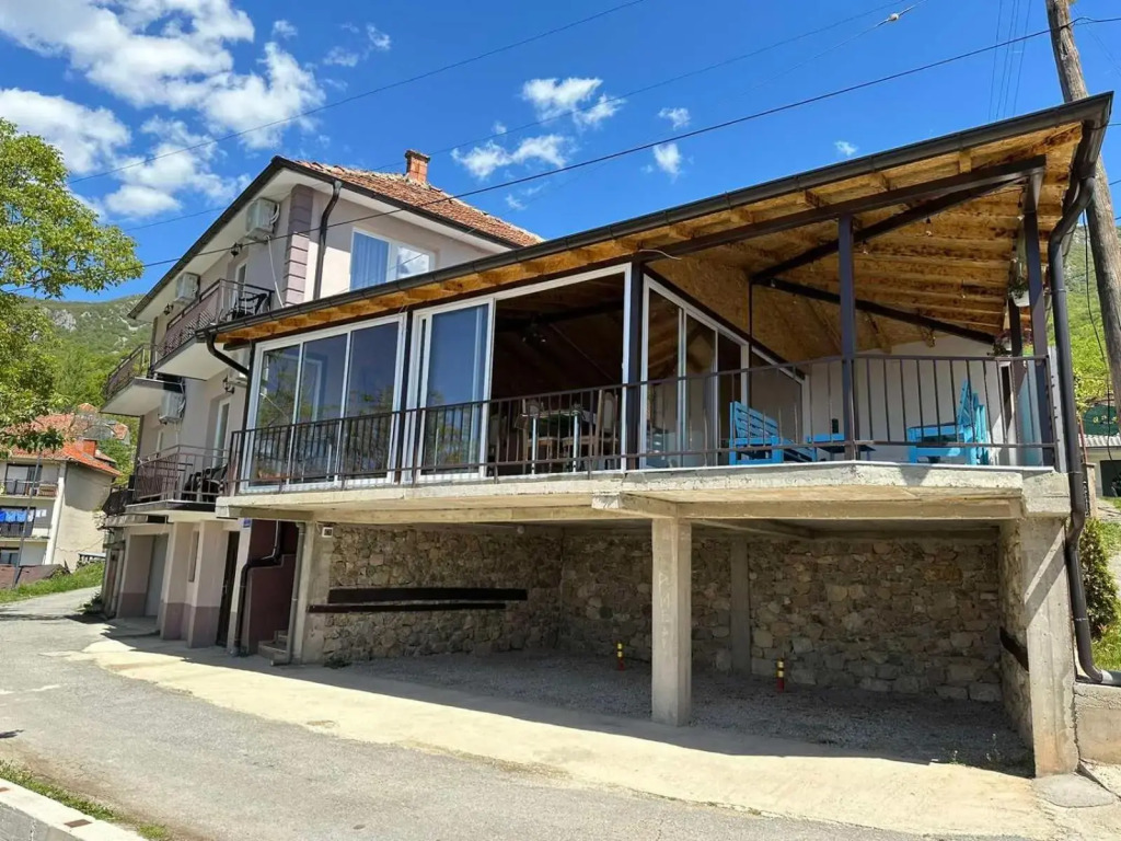 GOPO Guesthouse Elshani