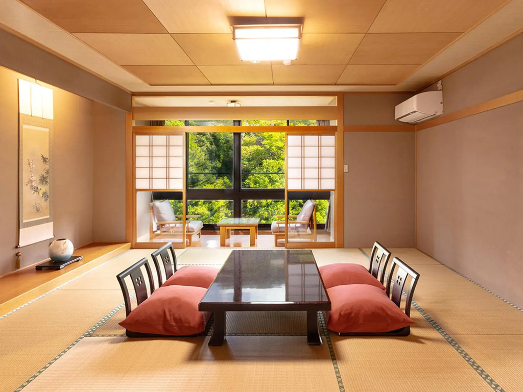 Yamanaka Onsen Kagari Kisshotei