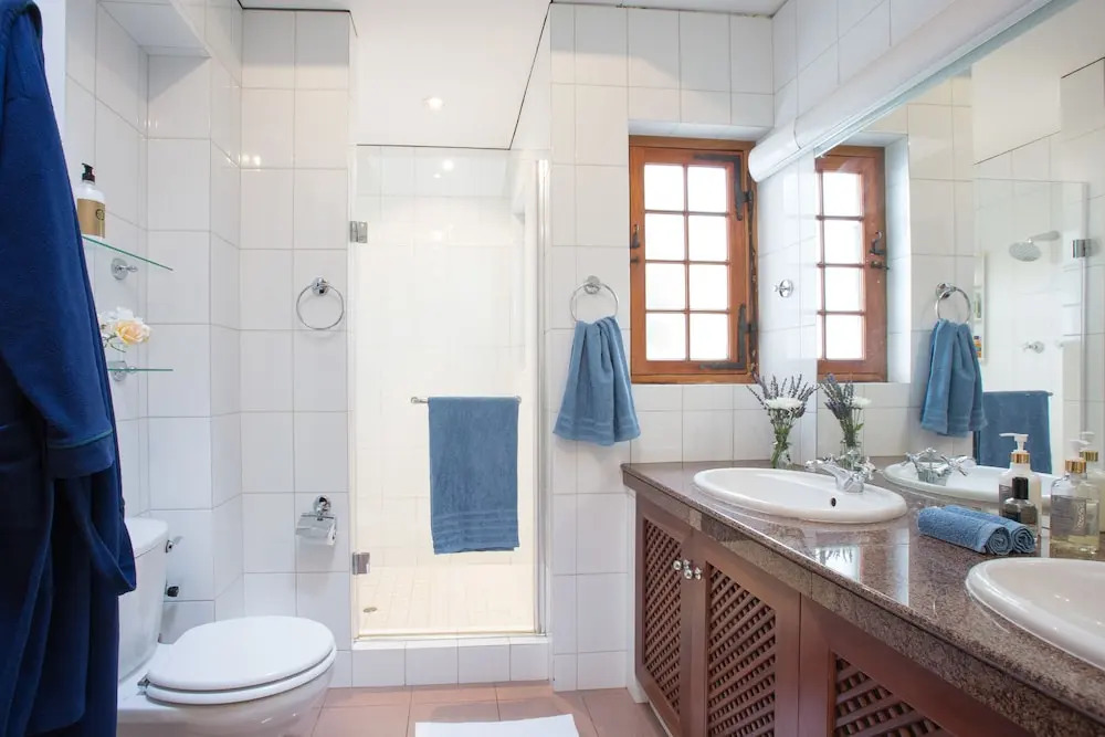 The Gables Suite- Adults Only