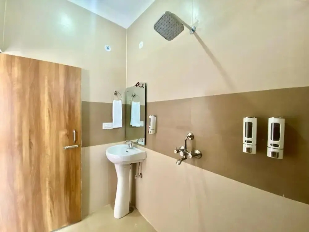 Hotel Wraveler Inn