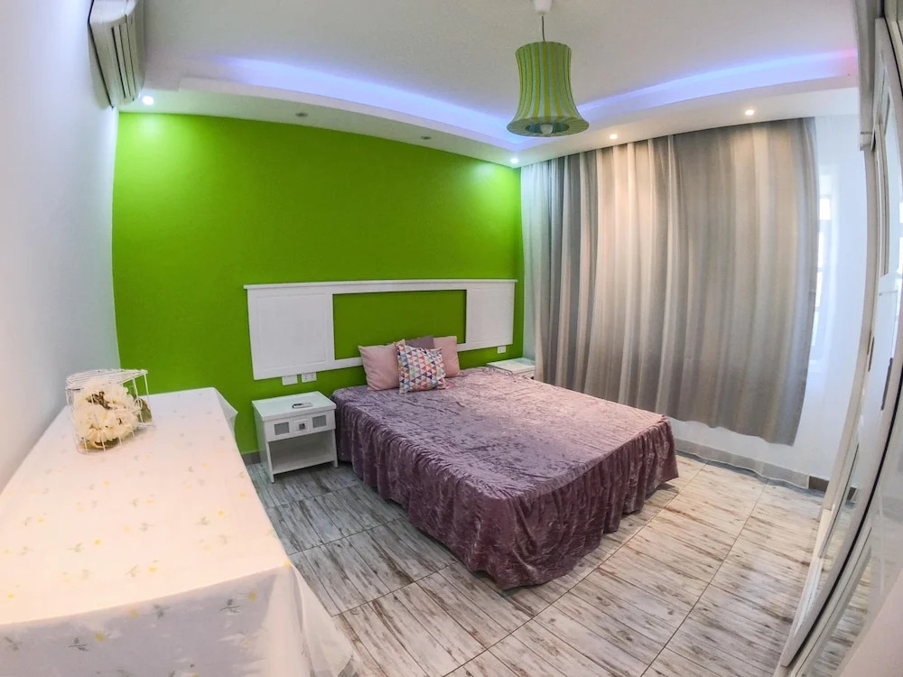 One Bedroom Apart Deep Purple by Pool