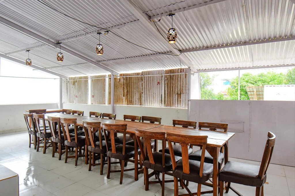 Fabhotel Silver Nest