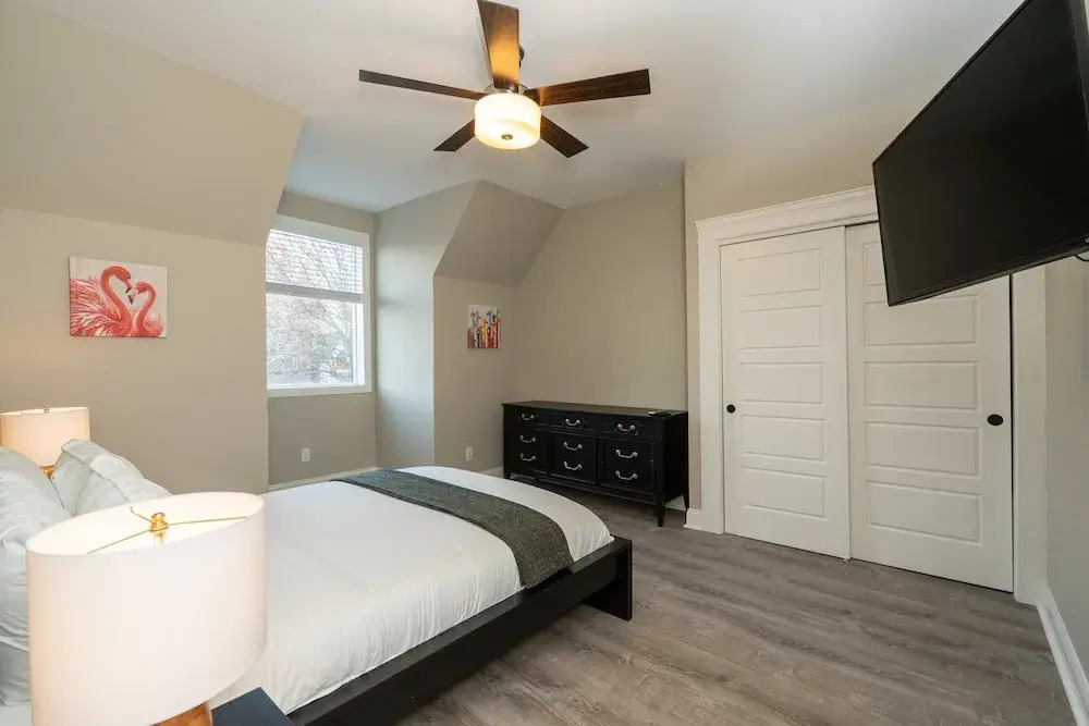 4632 Second Floor Historic Haven