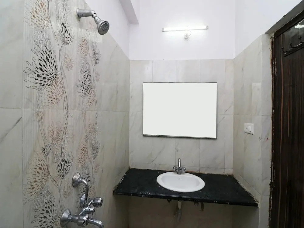 Hotel Shubh Sarthak by OYO Rooms