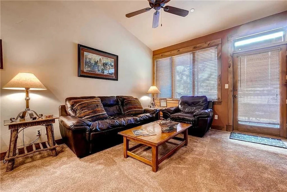 Tl2311 Great Views in This Beautiful Top Floor Home! - Winter Specials!