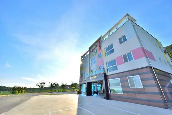 Buan Achim Bada Pension