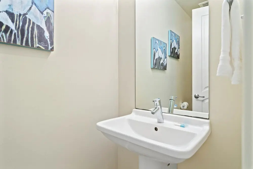Turquoise Place 405C