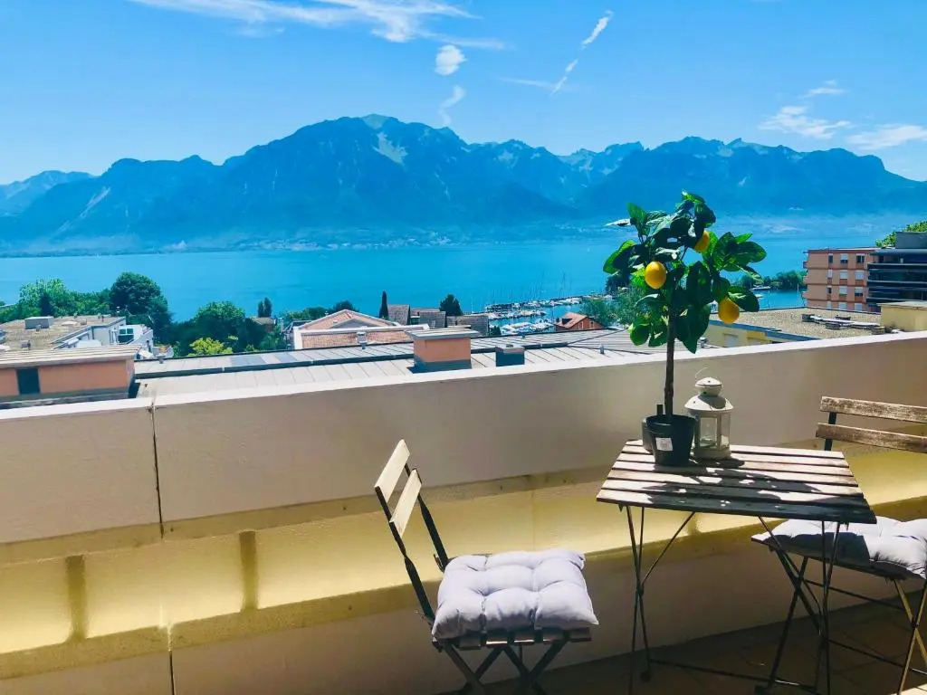 Spacious Apartment with Lake View | 35