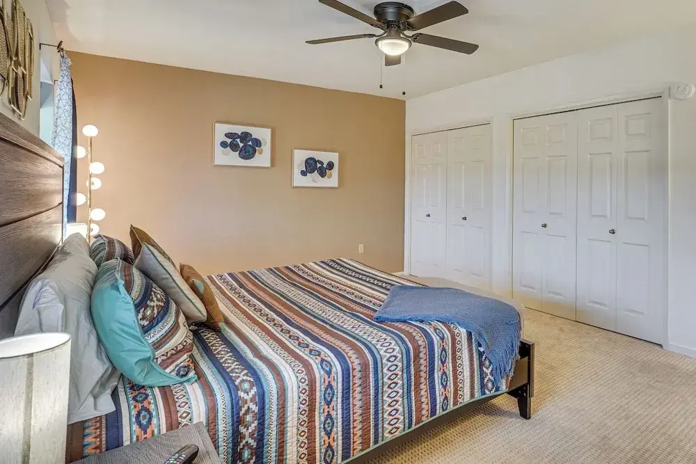 Quiet Townhome w/ Mountain Views in Green Valley