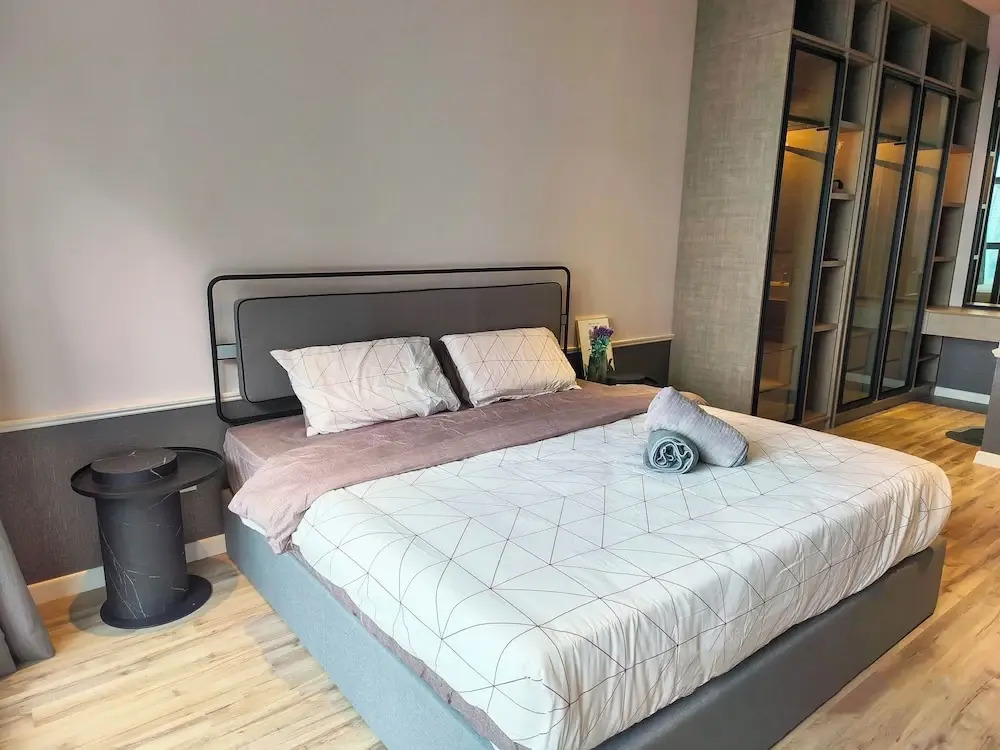 Millerz Square Suite By Ango