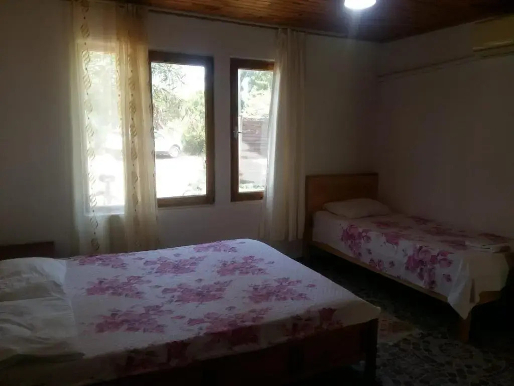 Esralina Bungalows Cirali