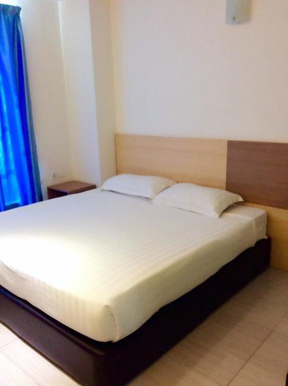Dolphin Hotel