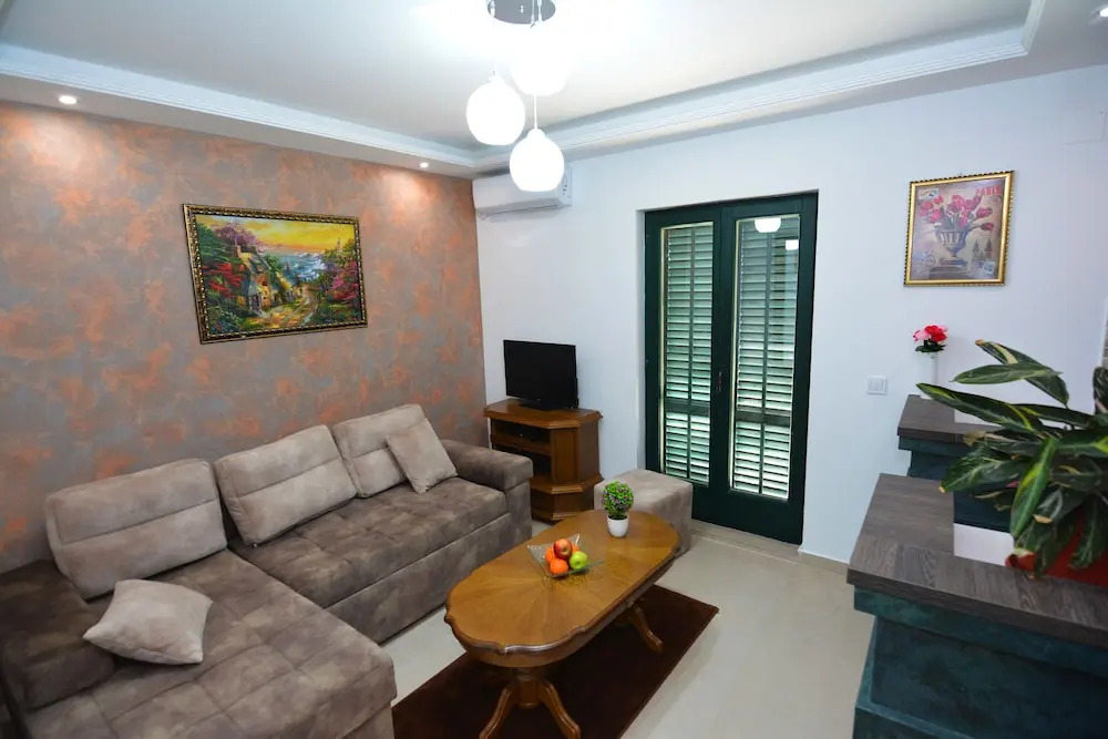 Apartments Lux S
