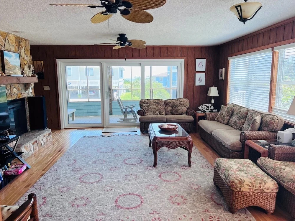 Fore Shore West- 4 Bedroom Home by RedAwning