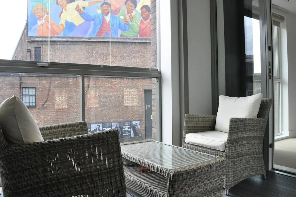 Modern 1 Bedroom Apartment in Brixton With Balcony