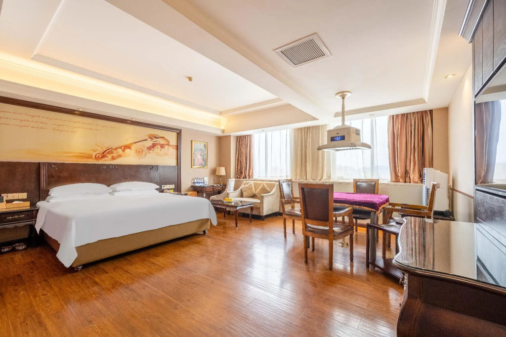 Vienna International Hotel (Dongguan Chashan, Yanxi Road)