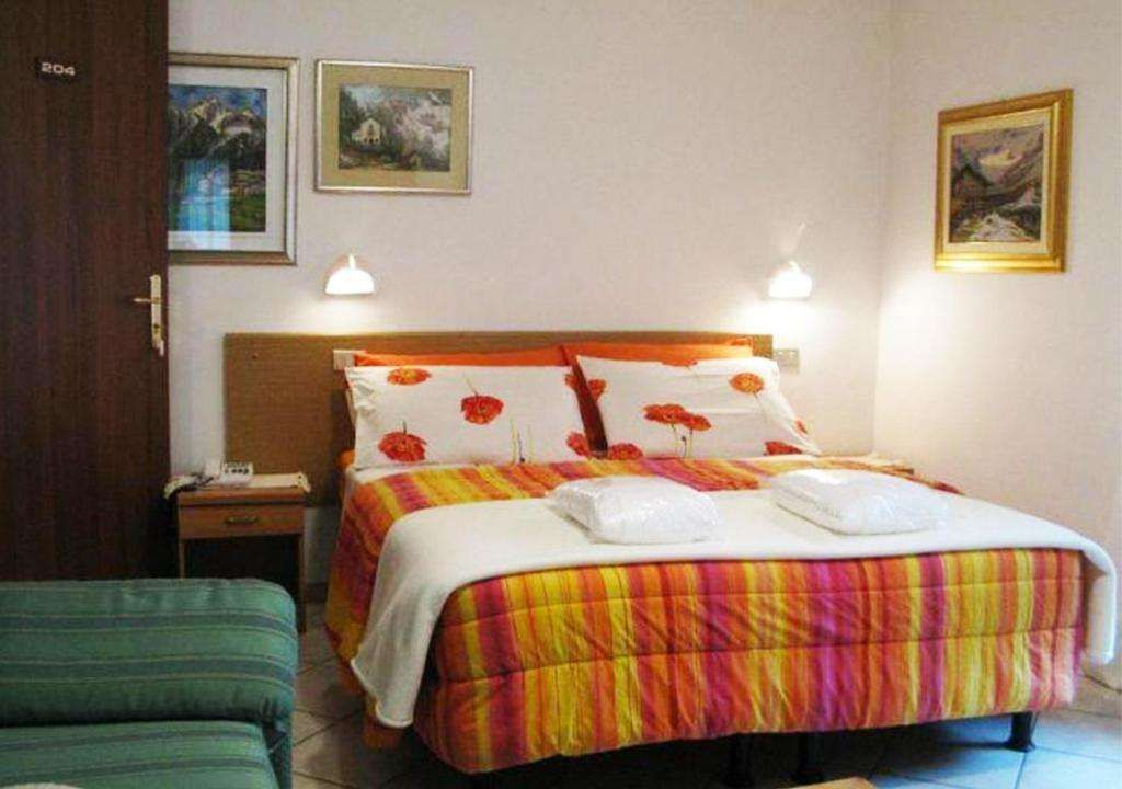 Hotel Bucaneve