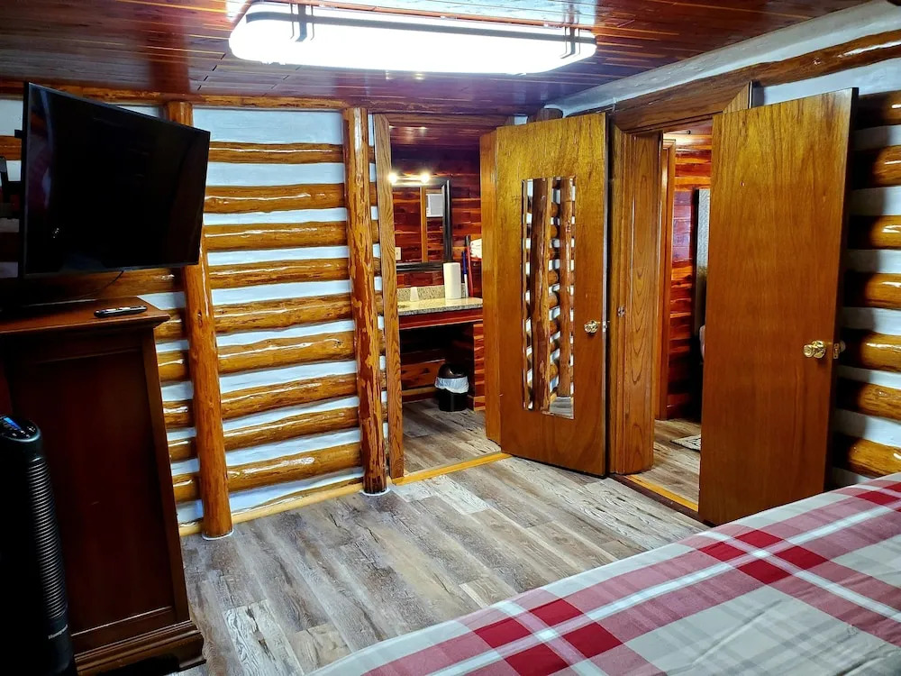 Log Cabin Inn