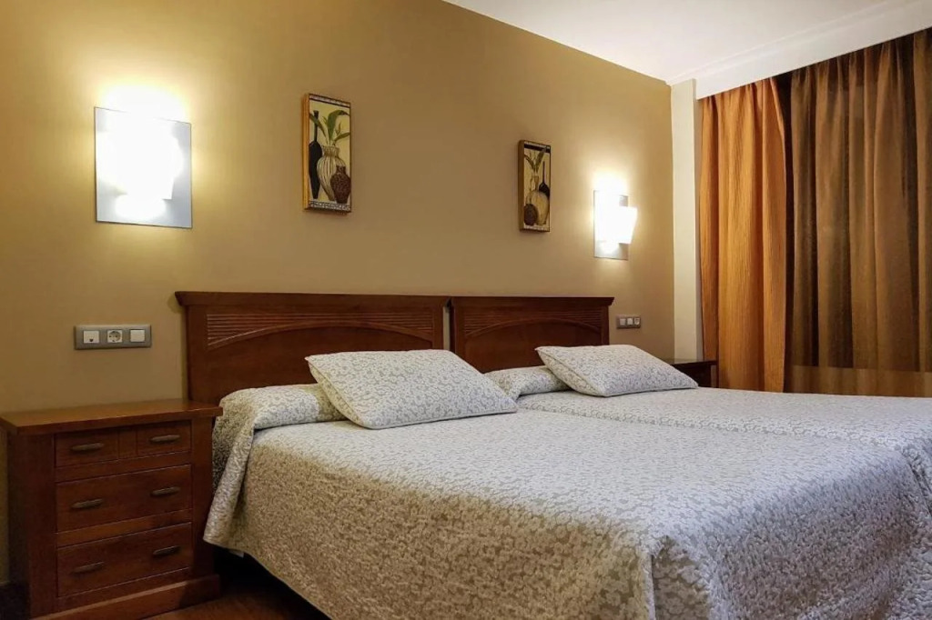 Hotel Reina Isabel