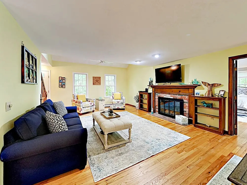 Quiet Family - 4 Br Home