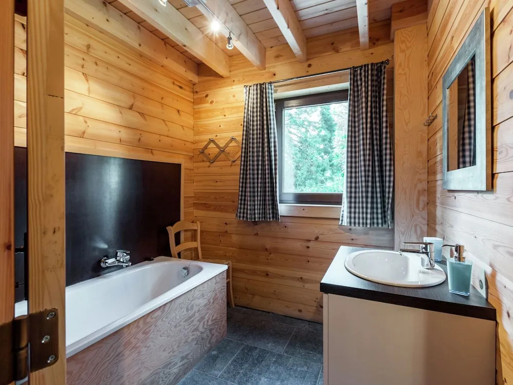 Modern Holiday Home in Vresse-sur-semois With Kayaking