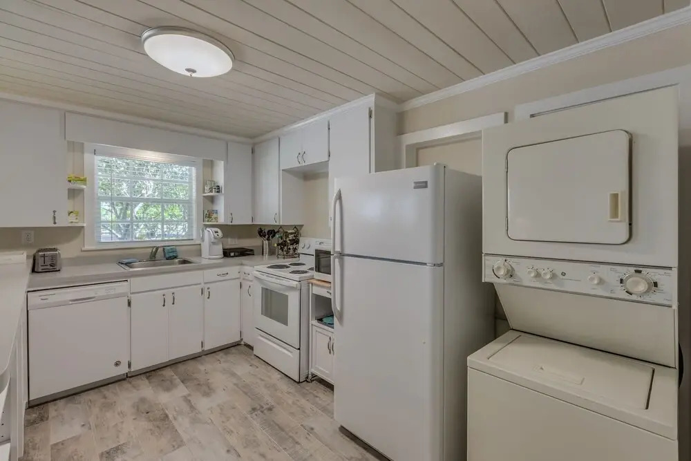 Coastal Dream Beach House 3 Bedroom Home by Redawning