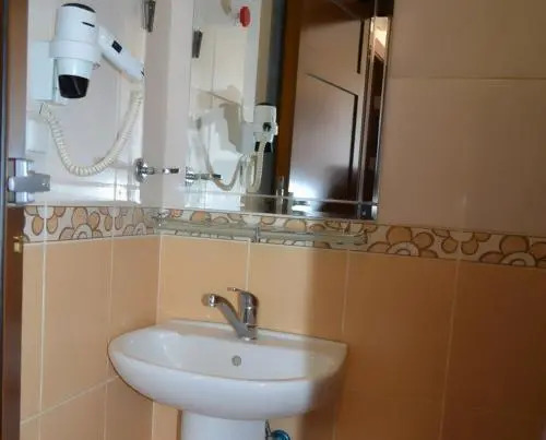 Ekin Hotel