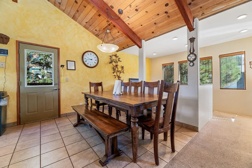 Big Bear Mountain Cabin - Spacious Mountain Home With Picturesque Views, Fast Internet! 3 Bedroom Cabin