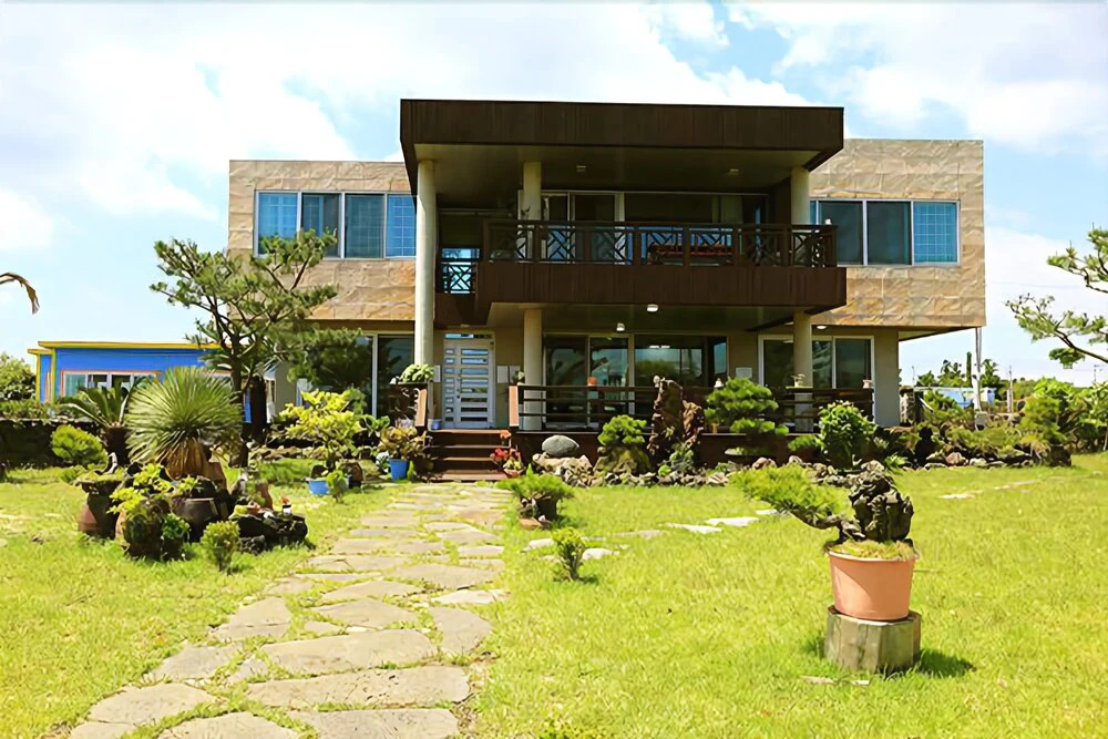 Seogwipo Arahyanfamily House Pension