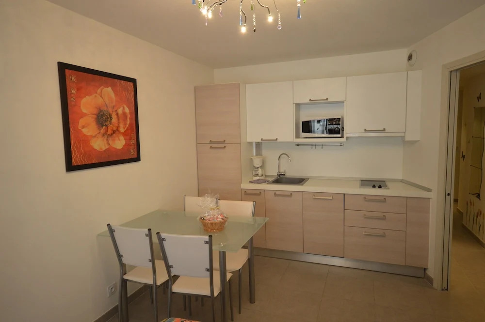 Modern deluxe two-bedroom apartment