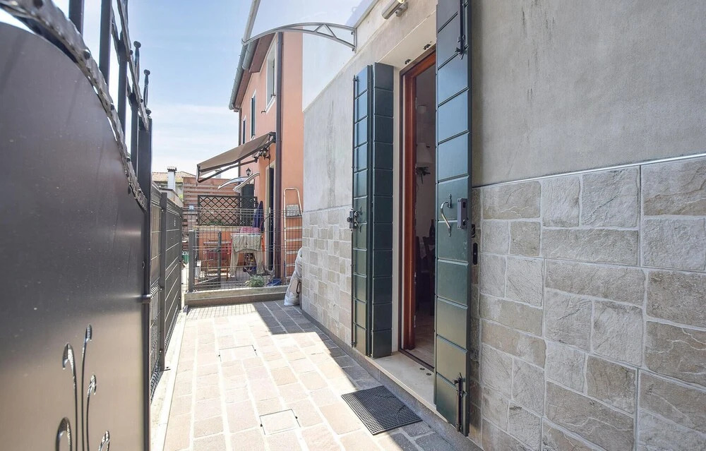 2 Bedroom Gorgeous Home In Montemerlo