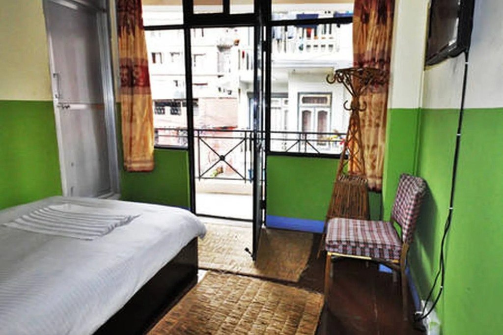 Metro Eco Hotel