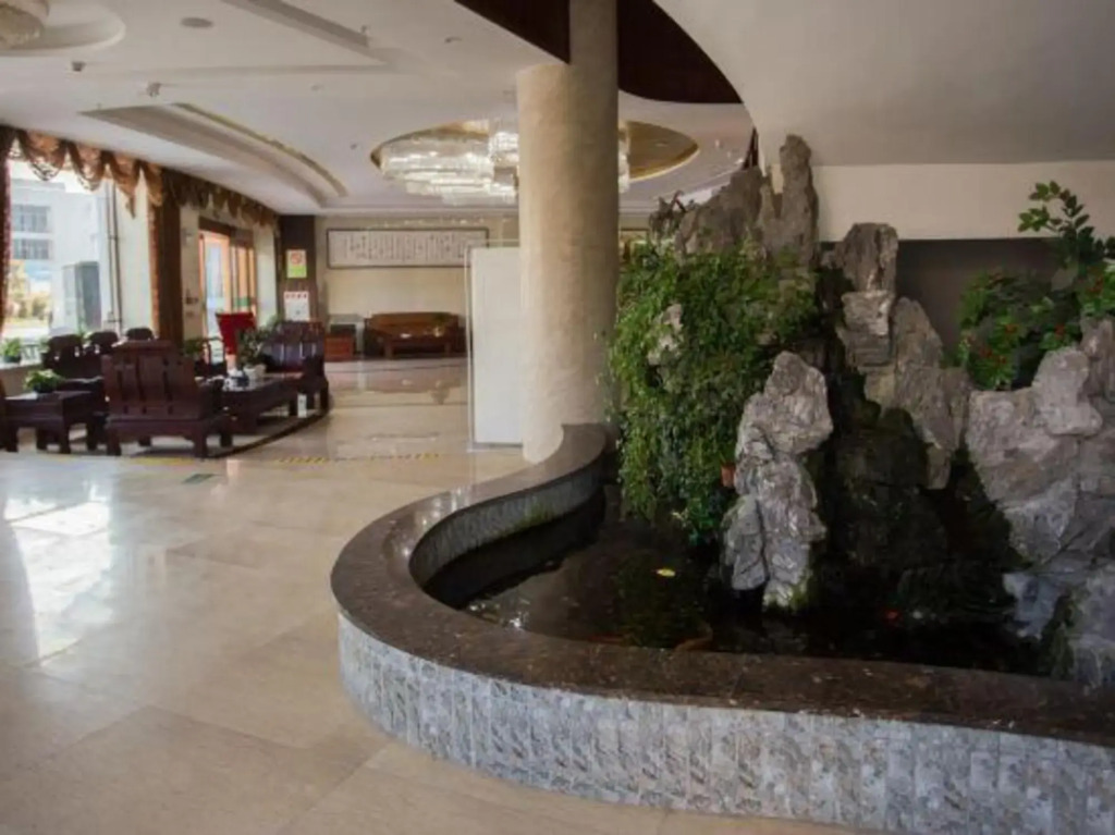 Qinyuan Holiday Hotel