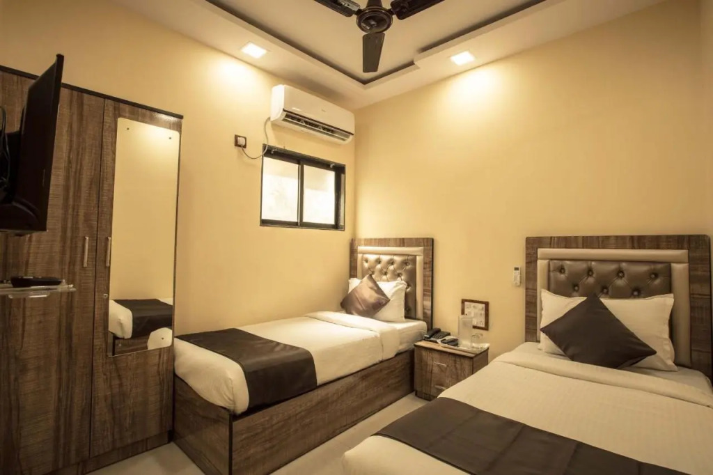 Hotel Apsara - NearJ J Hospital Mumbai