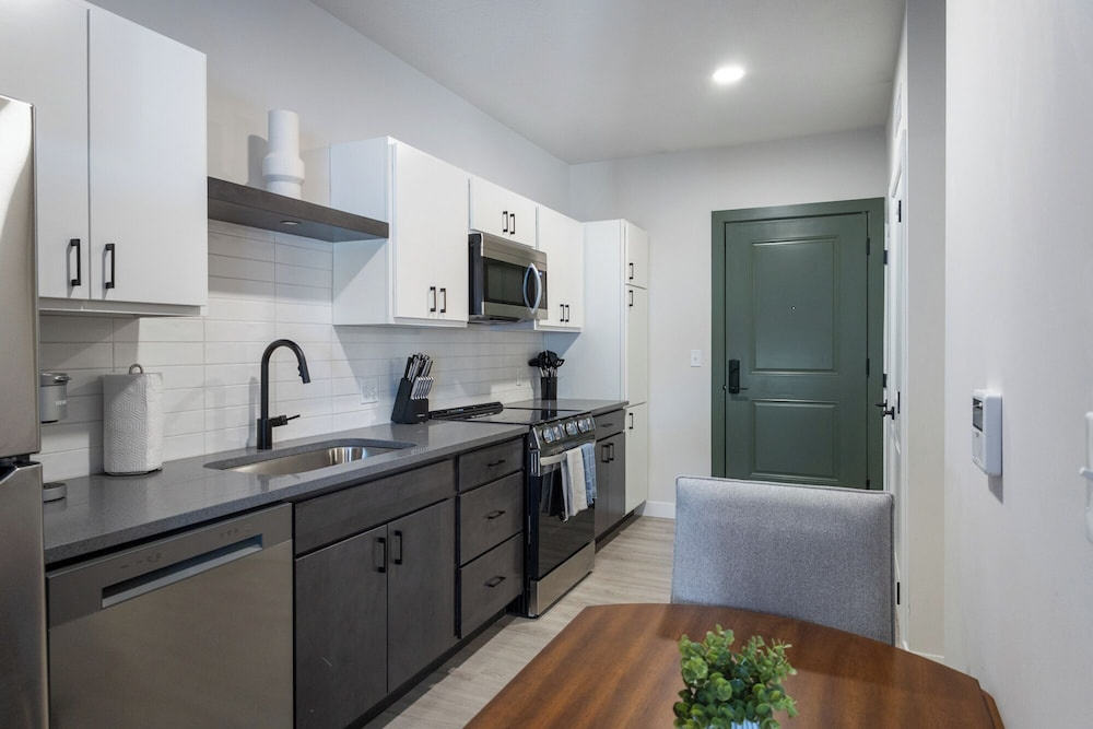 Landing Furnished Apartments near Downtown Salt Lake