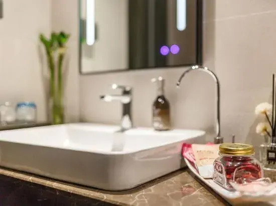 Homeinn Selected Hotel (Guangzhou Baiyun Mountain Jingxi Nanfang Hospital Subway Station)