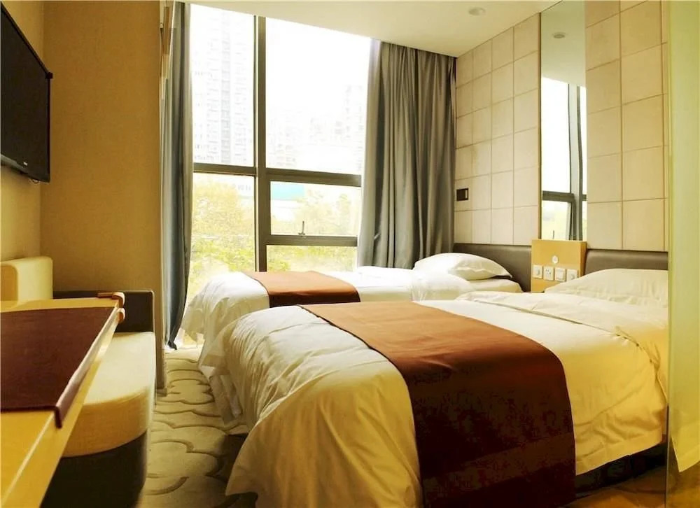 Z Hotels (Hangzhou West Lake Qingchun Road)