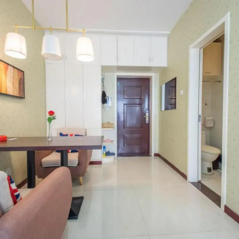 Swan Apartment