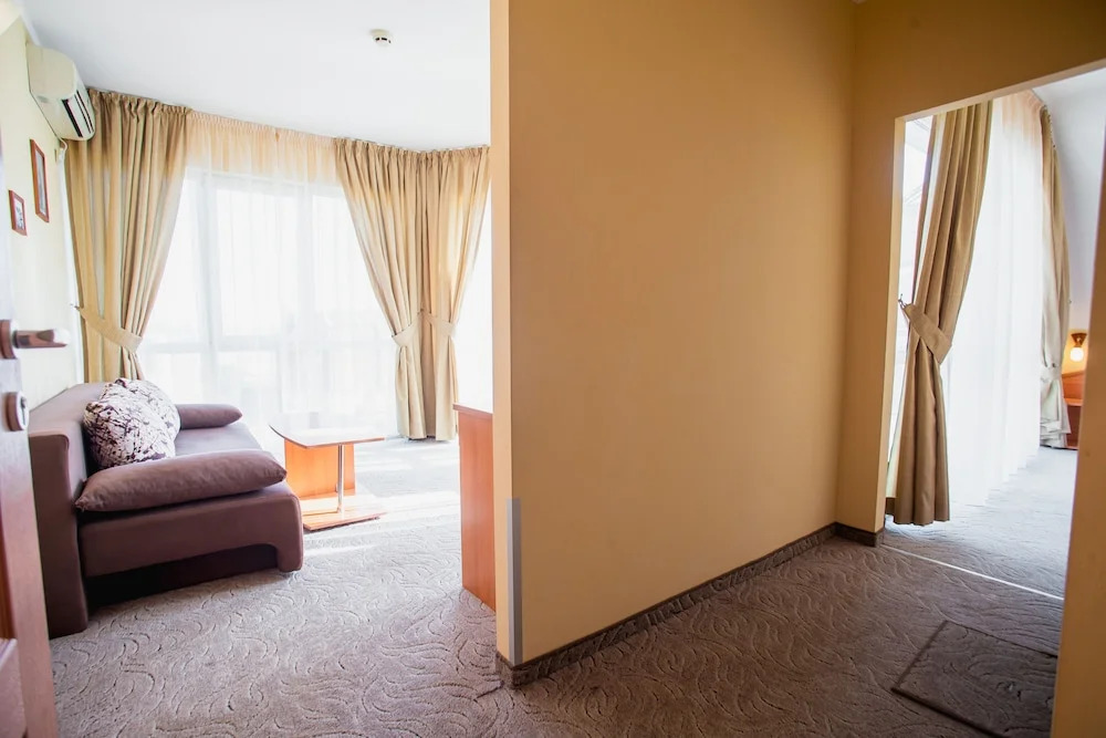 Family Hotel Dolphin