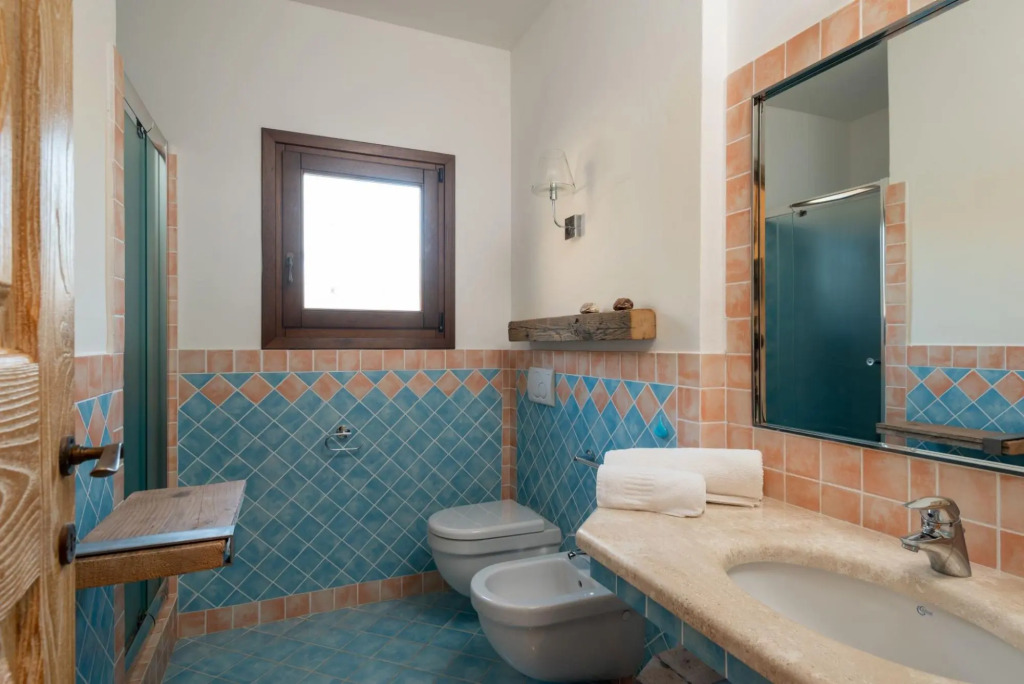 It is located on the ground floor and consists of a large room with a double bed, a bathroom with a-MOLARA 1_PT