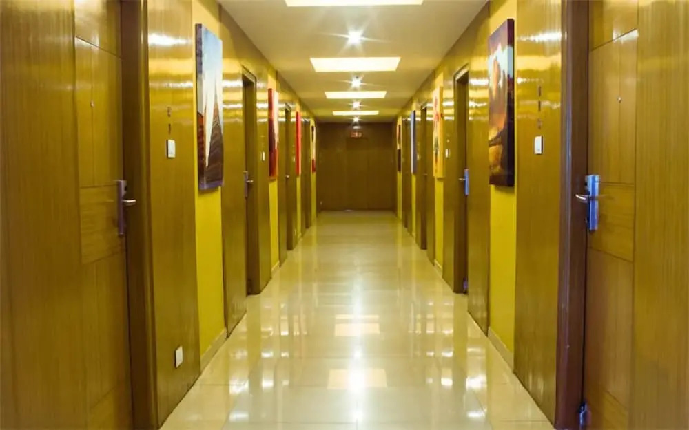 Le Raj Courtyard